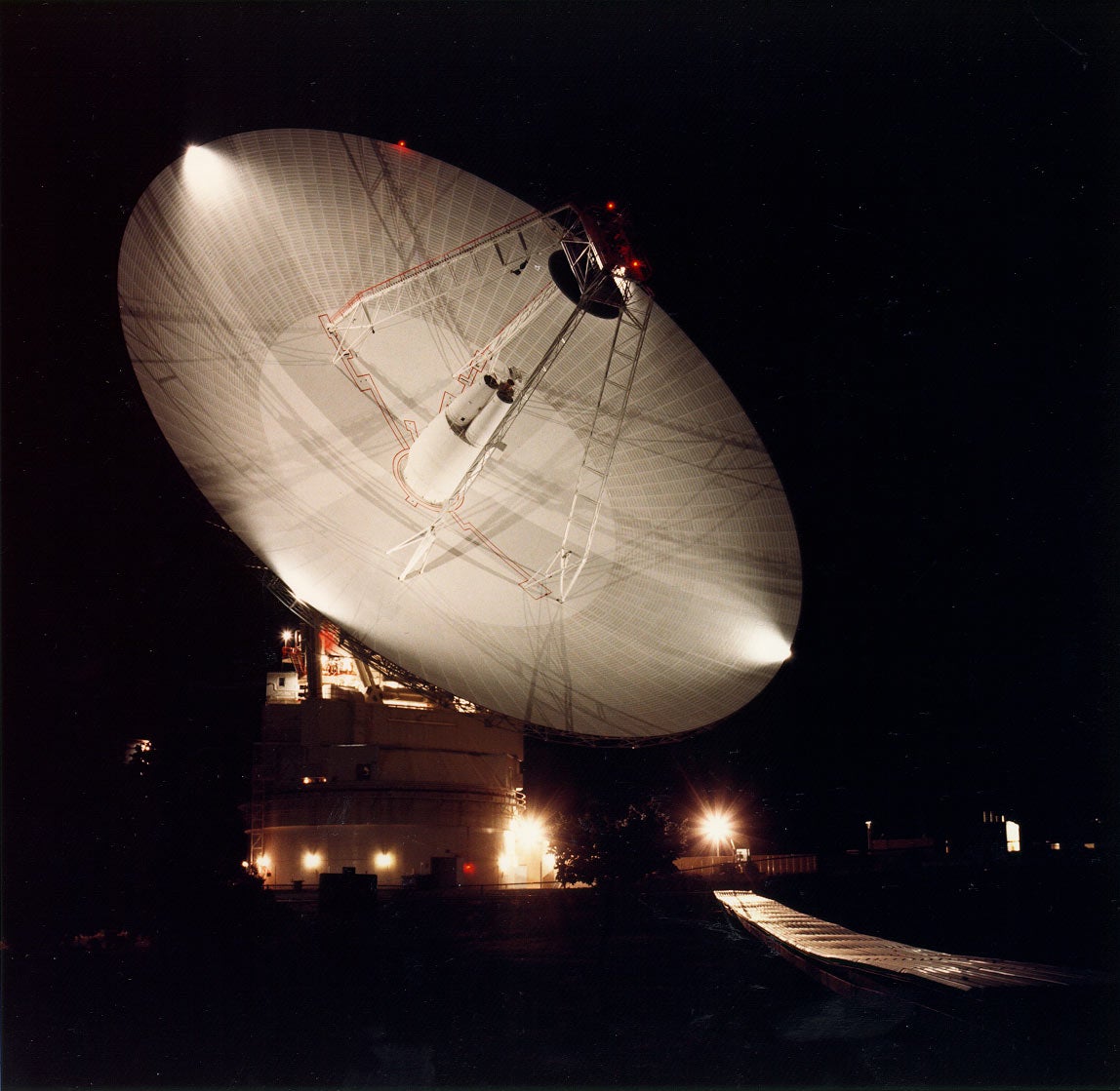 Deep Space Network: Goldstone, California antenna. NASA.