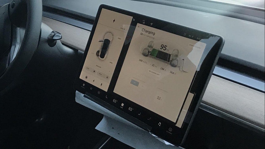 Dashboard display of the Model 3. Image Credit: You You Xue @youyouxue
