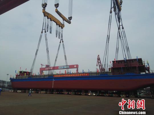 China's all-electric cargo ship. Image Credit: China News/Peng Yonggui