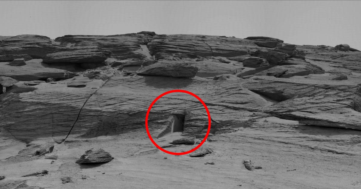 Bad News! That “Door” on Mars Doesn’t Look Like Much When Zoomed Out