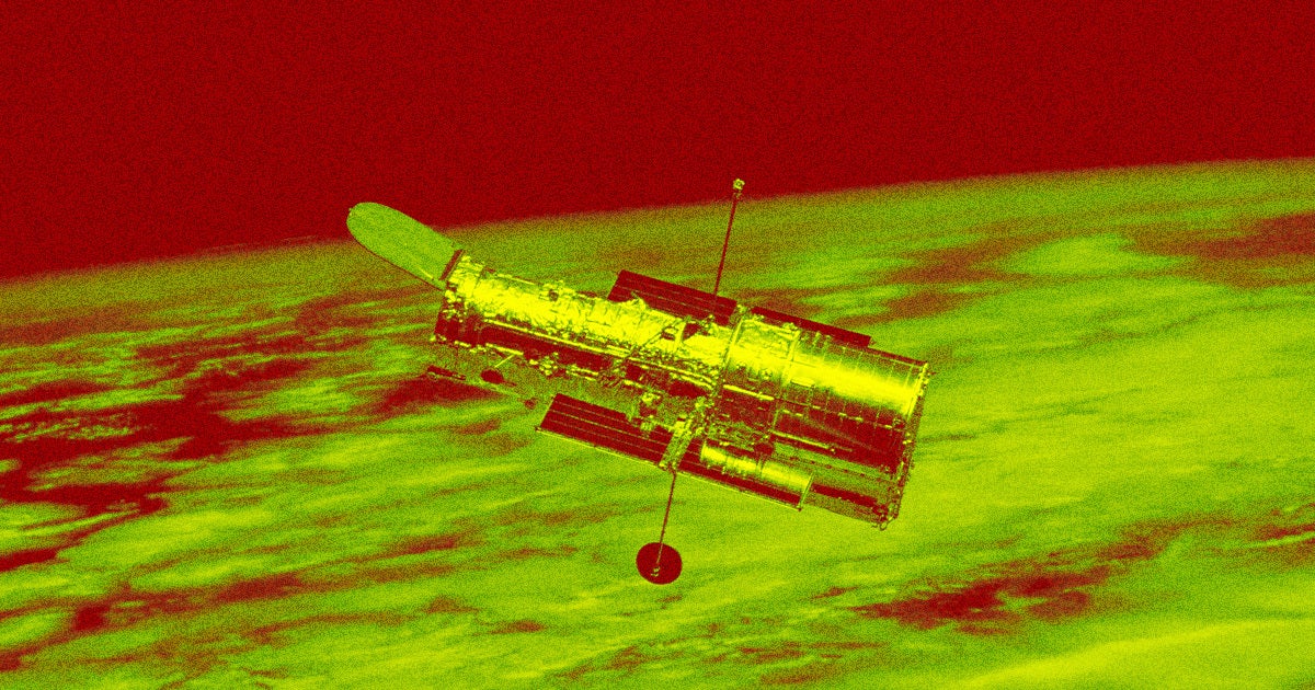 Space Tourist Says He's Thinking About Flying SpaceX Craft Up to Fix Hubble